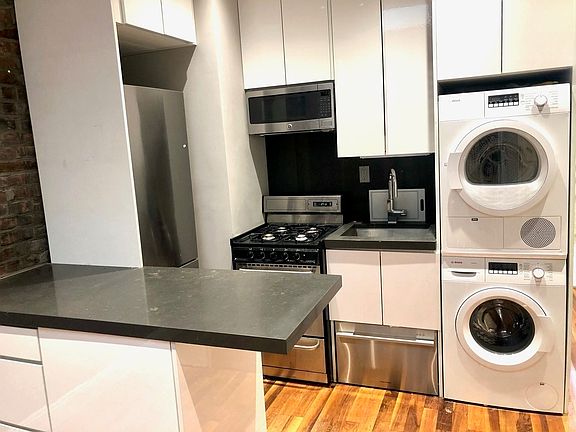 3rd image of 113 Mulberry St #5FF