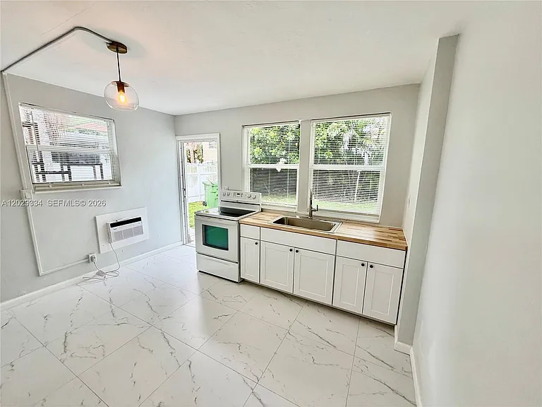 3021 NE 21st Ter #1 — Photo 1