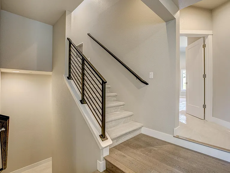 830 Cherokee Dr — Photo 12