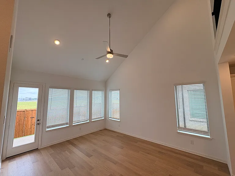 3556 Pierce Ln — Photo 6