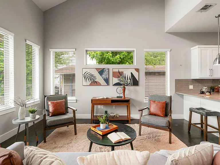 5204 Samuel Huston Ave — Photo 10