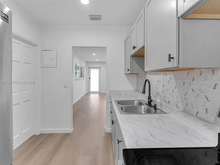 401 SW 25th Ave — Photo 10