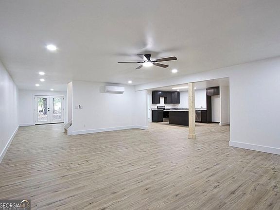 5th image of 1305 Fontainebleau Ct NE