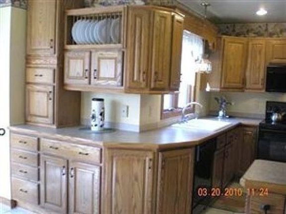 4th image of 7406 Redwood Dr