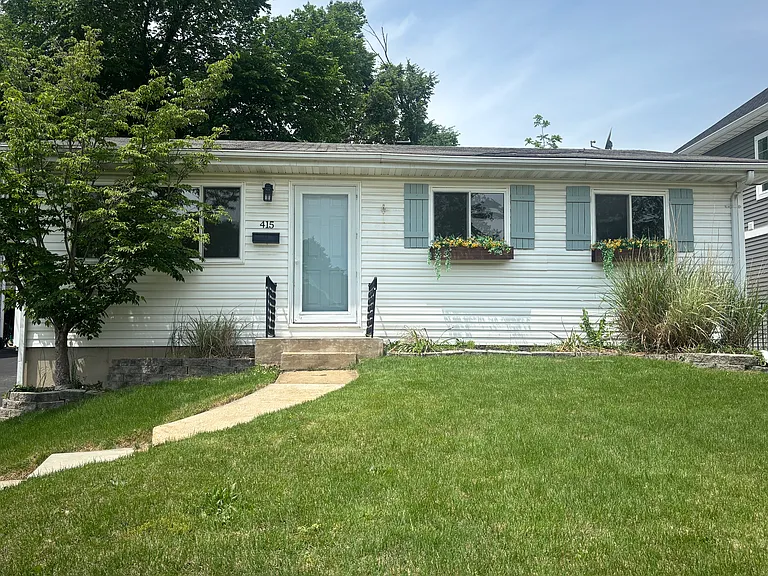 415 Caroline Ave — Photo 1