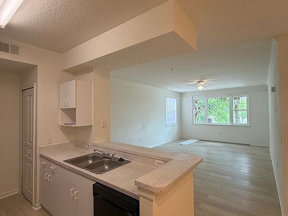 Kitchen/Living Room