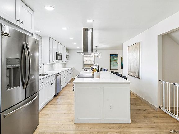 5th image of 3151 S Holly Place