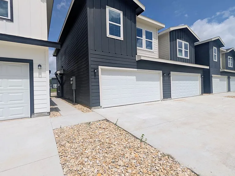 3501 E Renfro St #421 — Photo 2