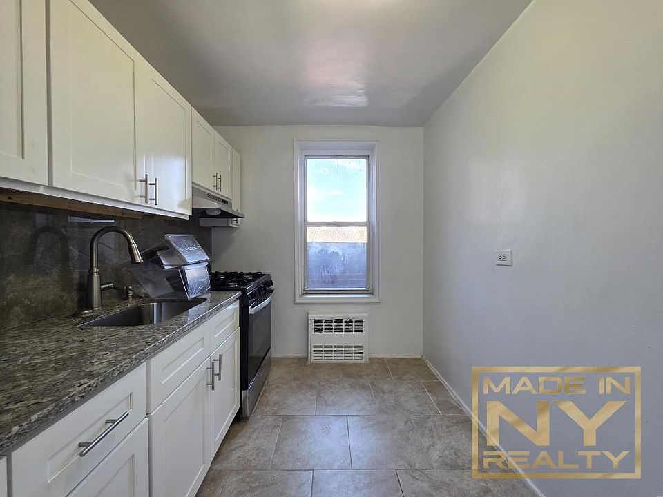 1st image of 18914 Crocheron Ave APT 605
