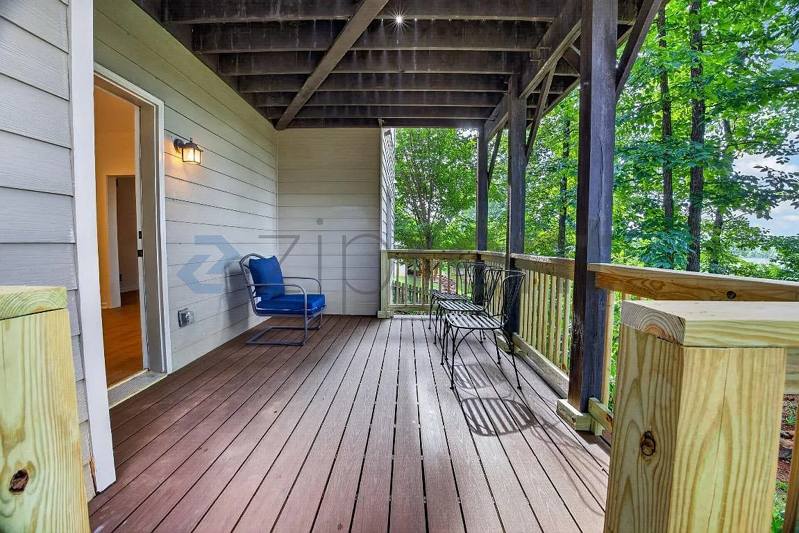 2 bed, 1100 sqft, $1,539 — Photo 3