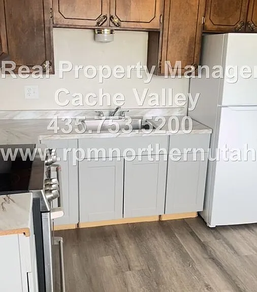 591 N Dee Ave #2 — Photo 4