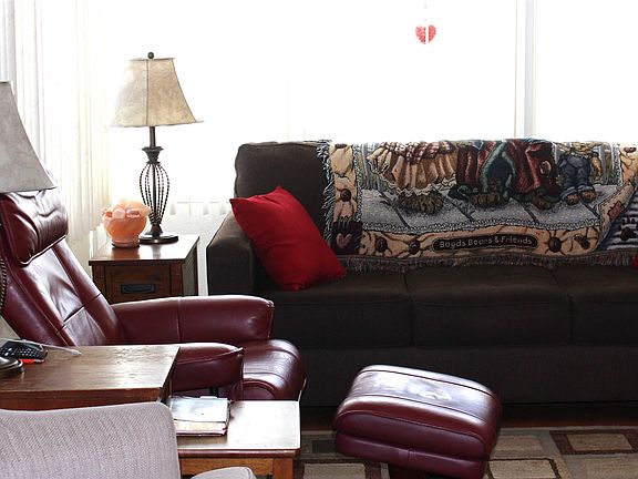 5th image of 415 Commonwealth Rd #140