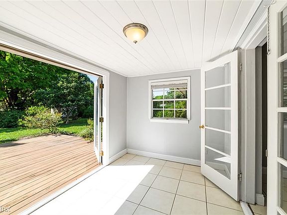 4th image of 856 Wessex Pl