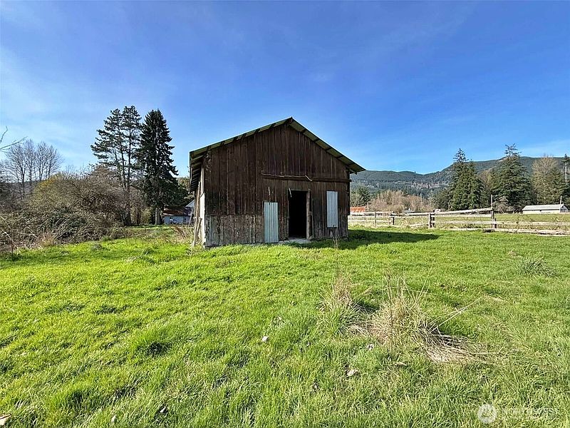 3rd image of 137 Glenoma Road