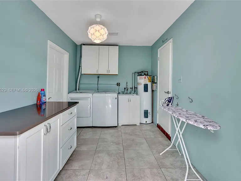 222 SE 11th Ct — Photo 15
