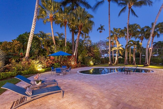 Peace & Tranquility at 5451 SW 85th Street!