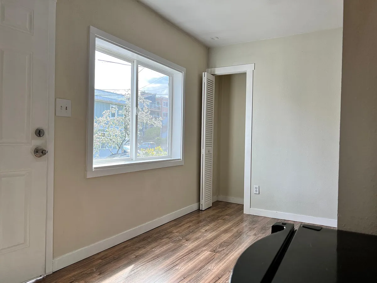 Building Photo - 902 N 72nd St