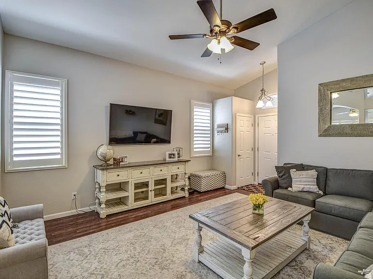 2567 E Brooks St — Photo 14