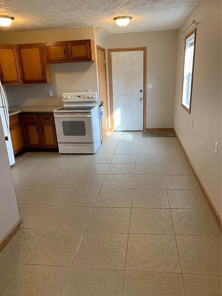 101 S 2nd Ave — Photo 3