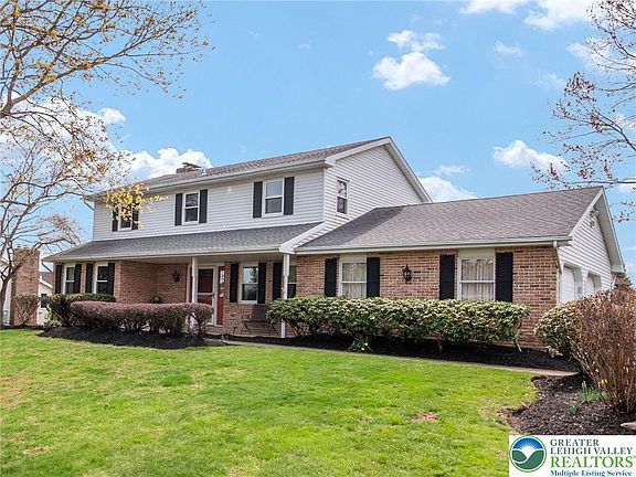 4th image of 1254 Pine Grove Dr