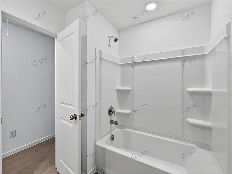 4041 Arklow St — Photo 15