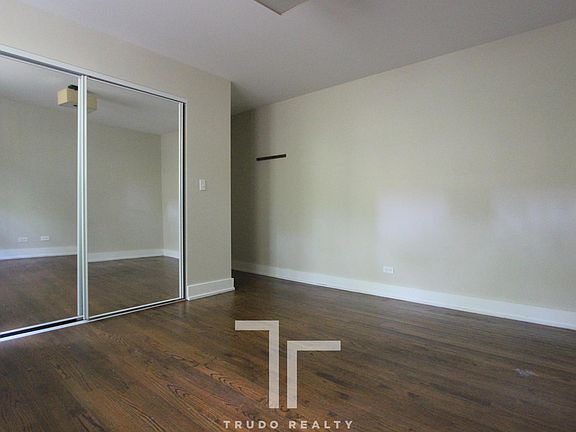 4th image of 5055 N Winchester Ave