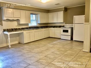 129 Arlington Dr, Lake Charles, LA 70605