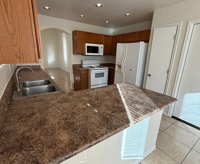 1284 W Laporte Ln — Photo 6