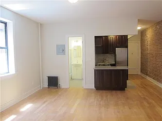 Rented by TWINSTONE PROPERTIES