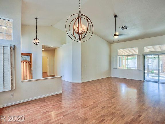 4th image of 252 Pala Vista Cir