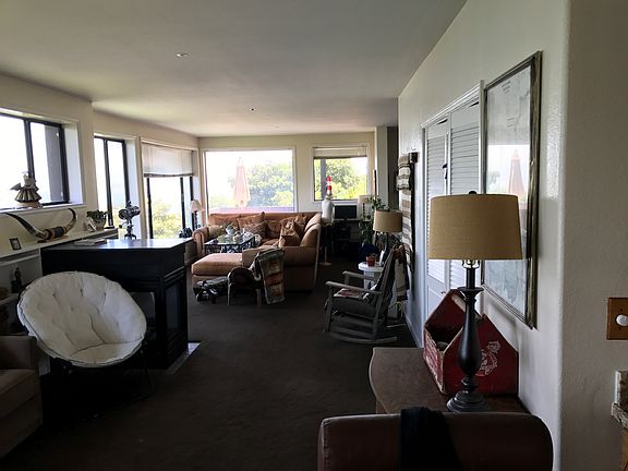 4th image of 4 Edwards Ave #17