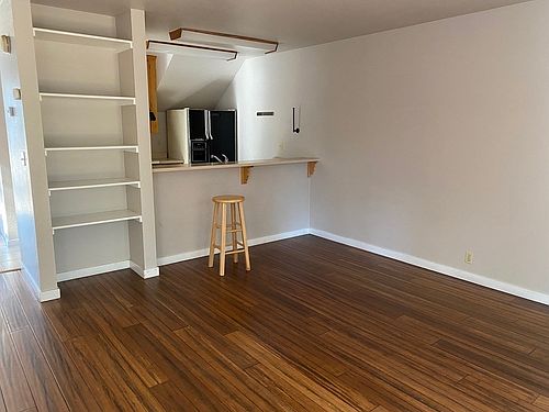 2nd image of 3364 Treehaven Dr #B