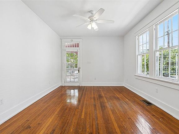 4th image of 2205-07 Broadway St