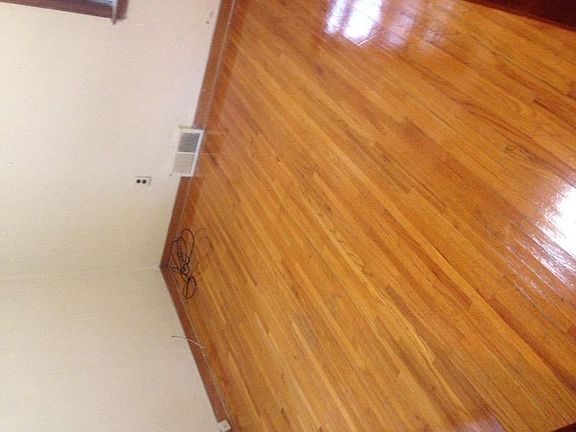 4th image of 4076 Bailey Ave #1