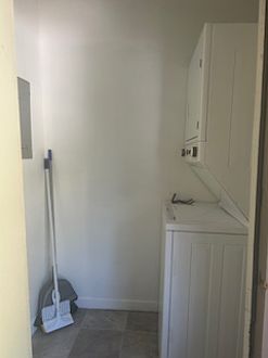 3rd image of 7 Birch St SE #200