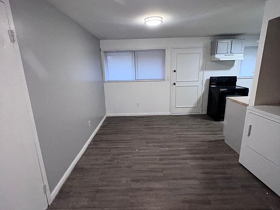 3rd image of 4401 Mozart Ave #4401