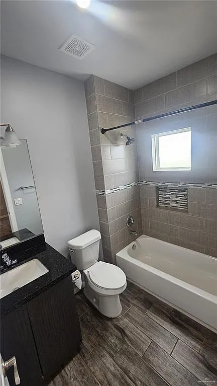1 bed, 1.0 bath, 2000 sqft, $800 — Photo 4