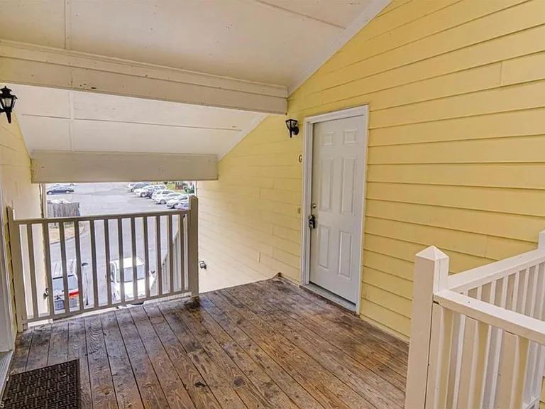 521 Mystic Dr — Photo 1