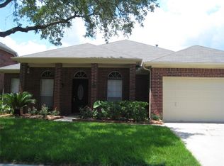 3511 Wellington Dr, Pearland, TX 77584