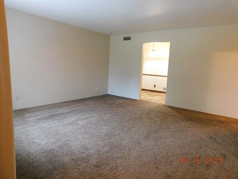 1720 Short St — Photo 8