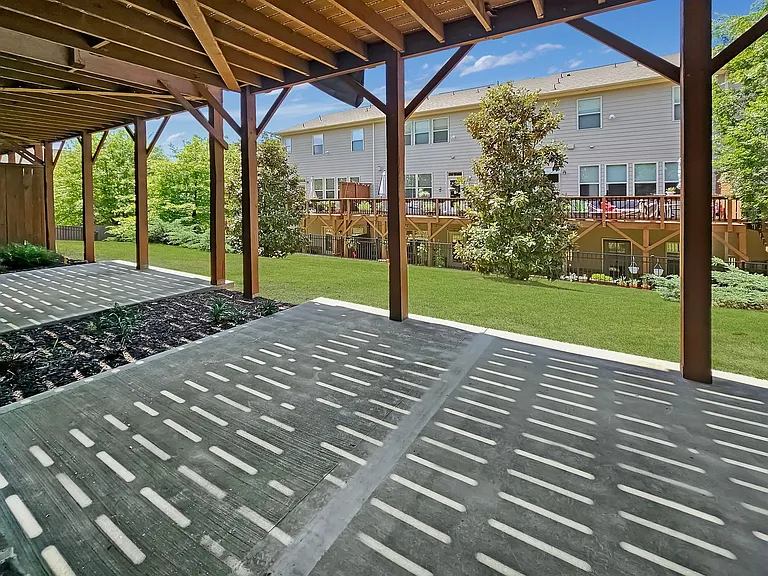2142 Coventry Dr — Photo 45
