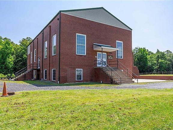 4th image of 217 E Aiken Rd