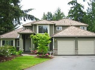 9205 NE Sea Ray Ct, Bainbridge Island, WA 98110