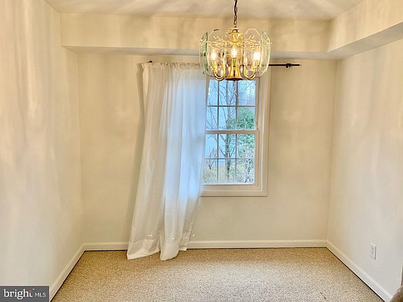 5th image of 3945 Lyndhurst Dr APT 303