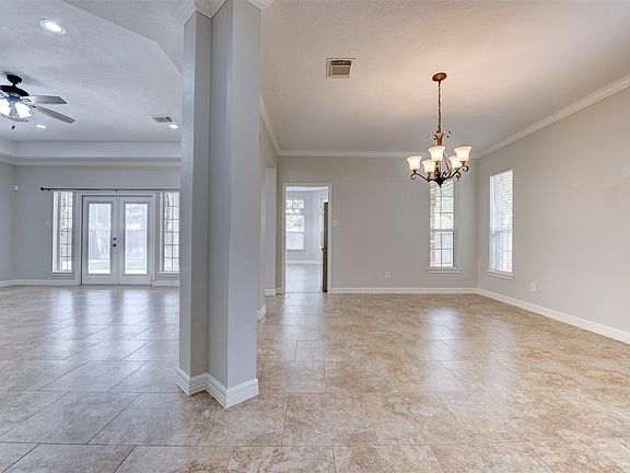 3rd image of 3138 Pine Chase Dr