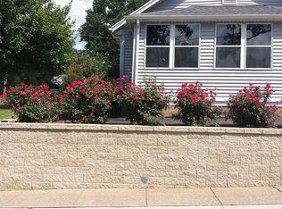 1810 Central Ave, Bettendorf, IA 52722