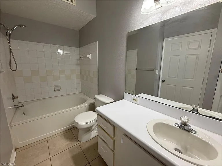 11490 Villa Grand #206 — Photo 8
