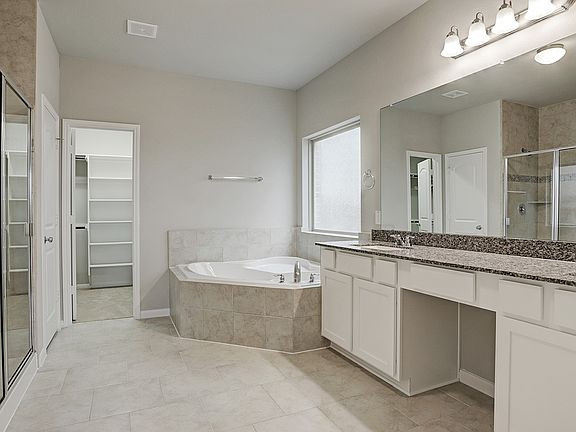 Relaxing owner s luxury bath
