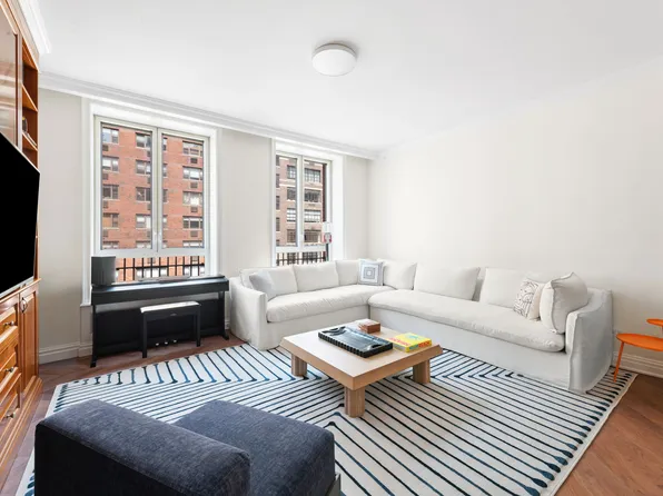 330 East 72nd Street image 11 of 13