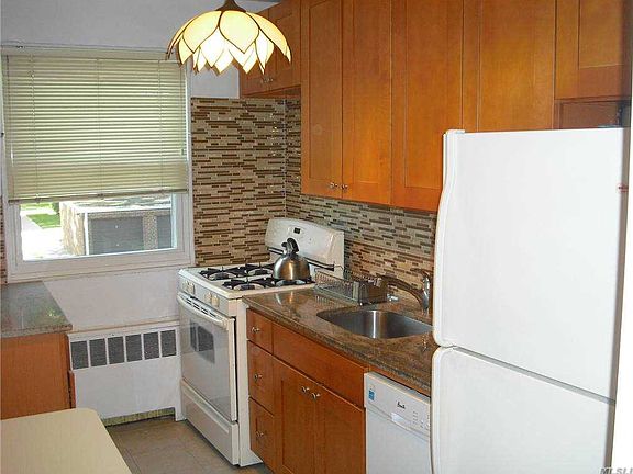 2nd image of 155-24 89th St #Ul
